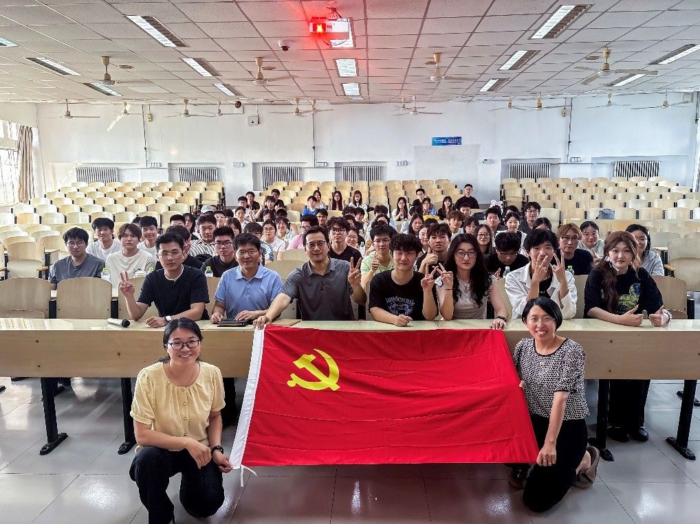 31374